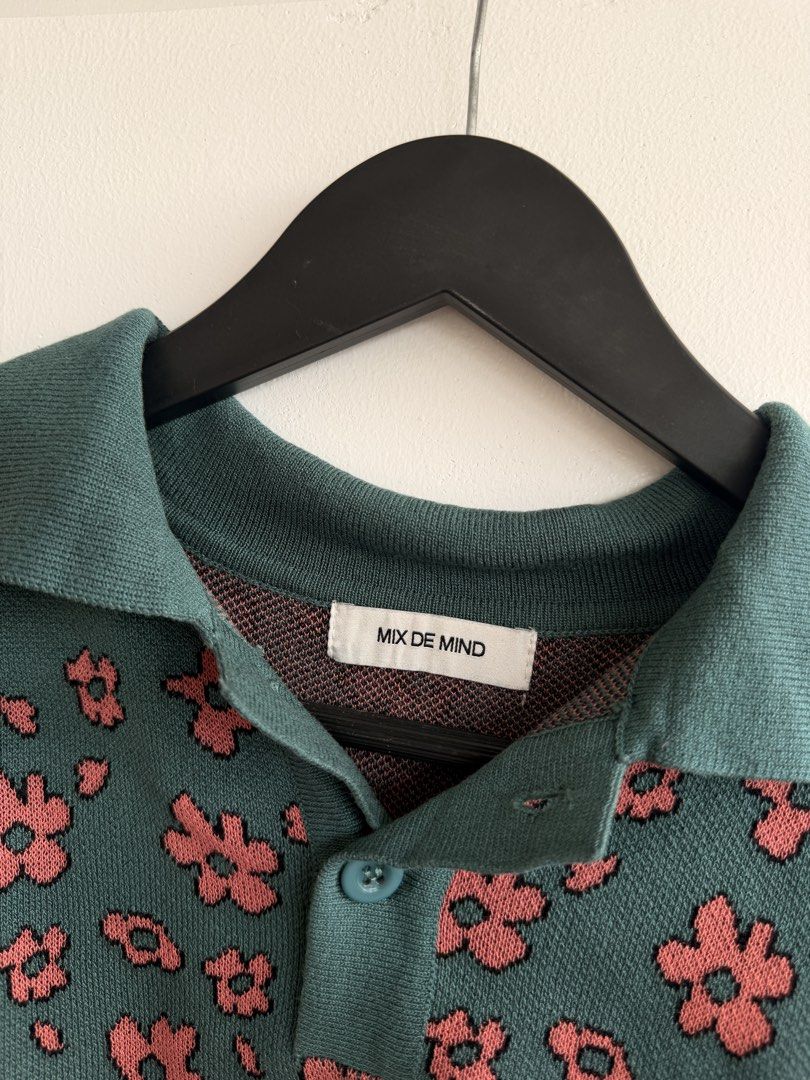 knitted polo floral (Category: Tshirts & Polo Shirts ) located in Cavite. Submitted by dalowf (Listing ID 1468163921, Image 3). Description: 24 width 21 length.