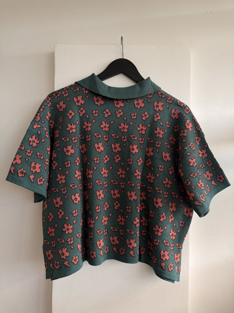 knitted polo floral (Category: Tshirts & Polo Shirts ) located in Cavite. Submitted by dalowf (Listing ID 1468163921, Image 2). Description: 24 width 21 length.
