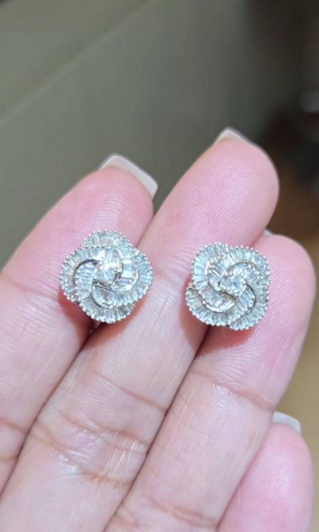 Knot diamond earrings (Category: Earrings) located in Malolos. Submitted by keenhorse_ef38ab (Listing ID 1468281341, Image 1). Description: ₱55,900 .85carat diamond 14Karat gold To purchase, please send the ff: Name: Address: Contact Number: Cash on delivery via LBC LAYAWAY 30% downpayment 2 months.