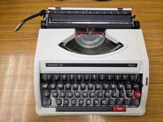 （分類：）位於 。 由 starwarsfans1967 提交（商品編號 1468115350，圖片 1）。簡介： 。