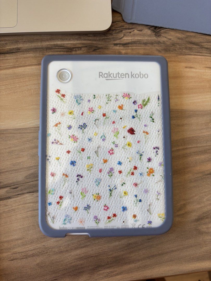 Kobo Clara Color/Colour White (Category: E-Readers) located in Quezon City. Submitted by andrsnyy (Listing ID 1468084605, Image 2). Description: KCC White - like New - No issues whatsoever, No dents, scratches, or dead pixel - Complete box and original charger - With Free detachable case, port plug, and suction popsocket RFS: Need funds for some school bills and TNVR for our community cats.