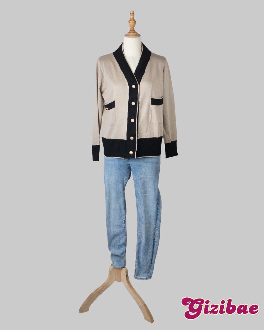 Korean Style Brown Cardigan (Category: Coats, Jackets and Outerwear) located in Manila. Submitted by thechobecloset (Listing ID 1468224002, Image 1). Description: Brown Cardigan and Denim Pants Set for ₱750 Brown Cardigan Top Size: M-L Brand New Denim Pants Waist Size: 25-27 inches Pre-Loved.