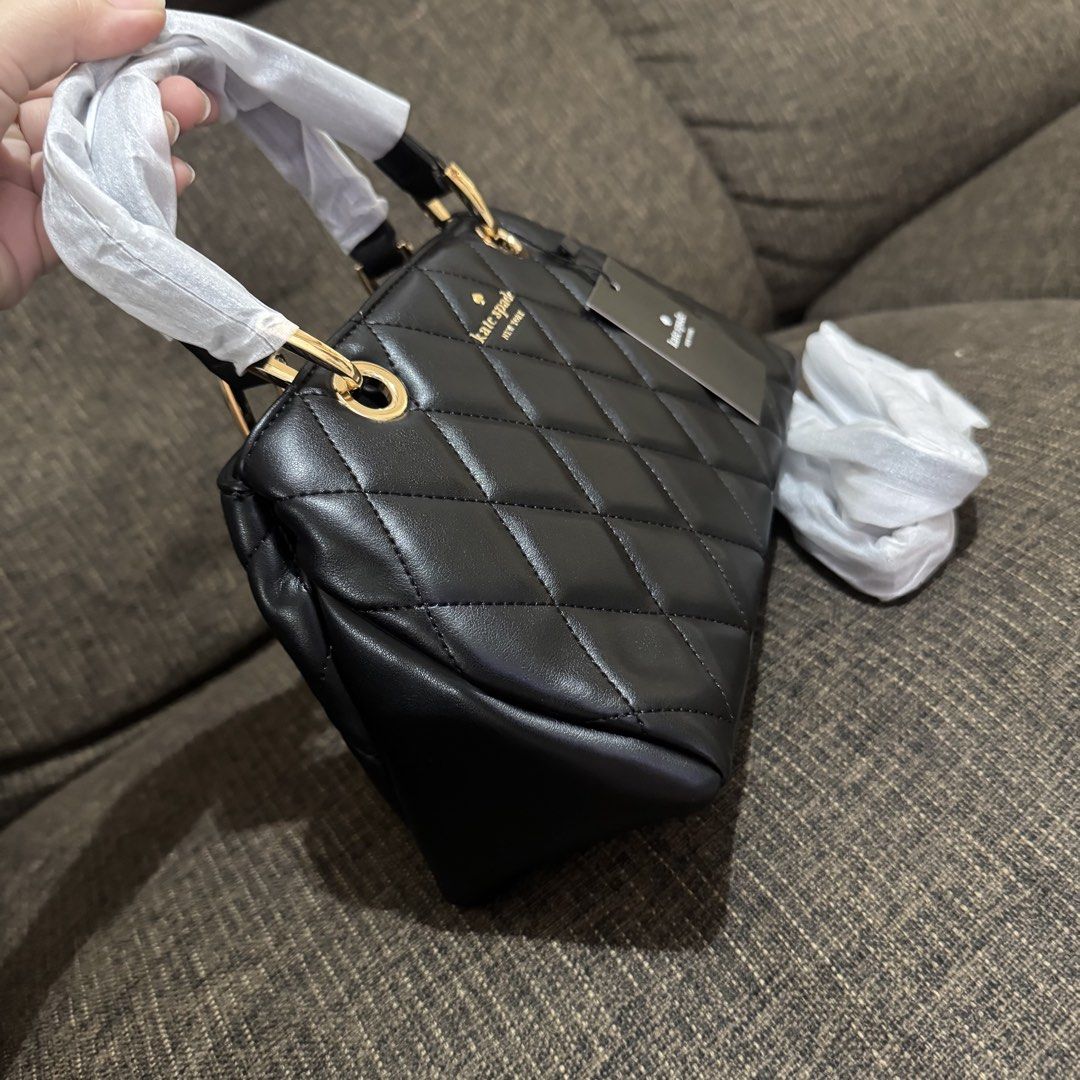 KS Carey Sullivan Satchel (Category: Cross-body Bags) located in Bulacan. Submitted by mykakarizza (Listing ID 1468193734, Image 3). Description: RESTOCK‼️ ₱1200 KS Carey Sullivan Satchel Length: 5.6″ Height: 8.0″ Width: 5.3" Add paperbag 100 📸 Actual pics! 🙋🏻‍♀️ ─── ✦ ─── ✦ ─── ✦ ─── ✦ ─── 🛍️ LOOKING FOR MORE RESELLERS 🛍️ ✨ Buy 3 pcs of ANY items — FREE SHIPPING NA!🚚 ✨ Buy 10 items → FREE SF + ₱50 OFF EACH! 💖 PM us for 30 pcs & up WS 🤍 #