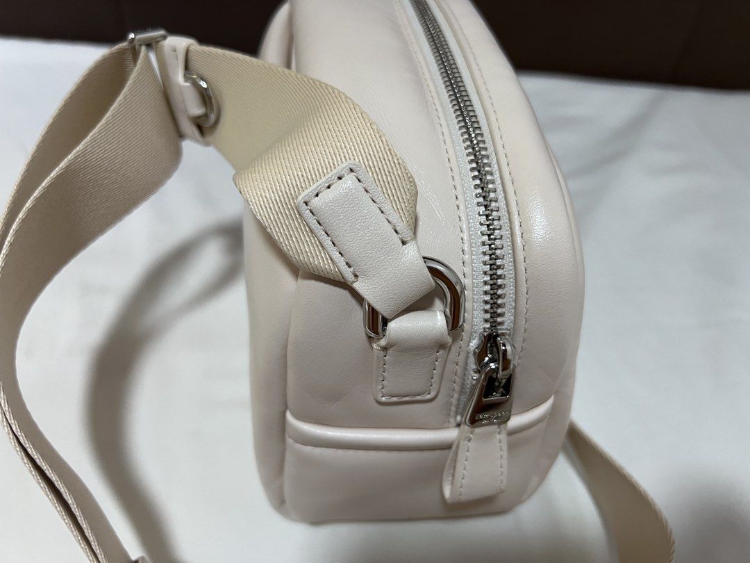 KS Puffed Crossbody Bag (Category: Luxury Bags & Wallets) located in Cabanatuan. Submitted by hellorhea (Listing ID 1468213917, Image 3). Description: In parchment white color.