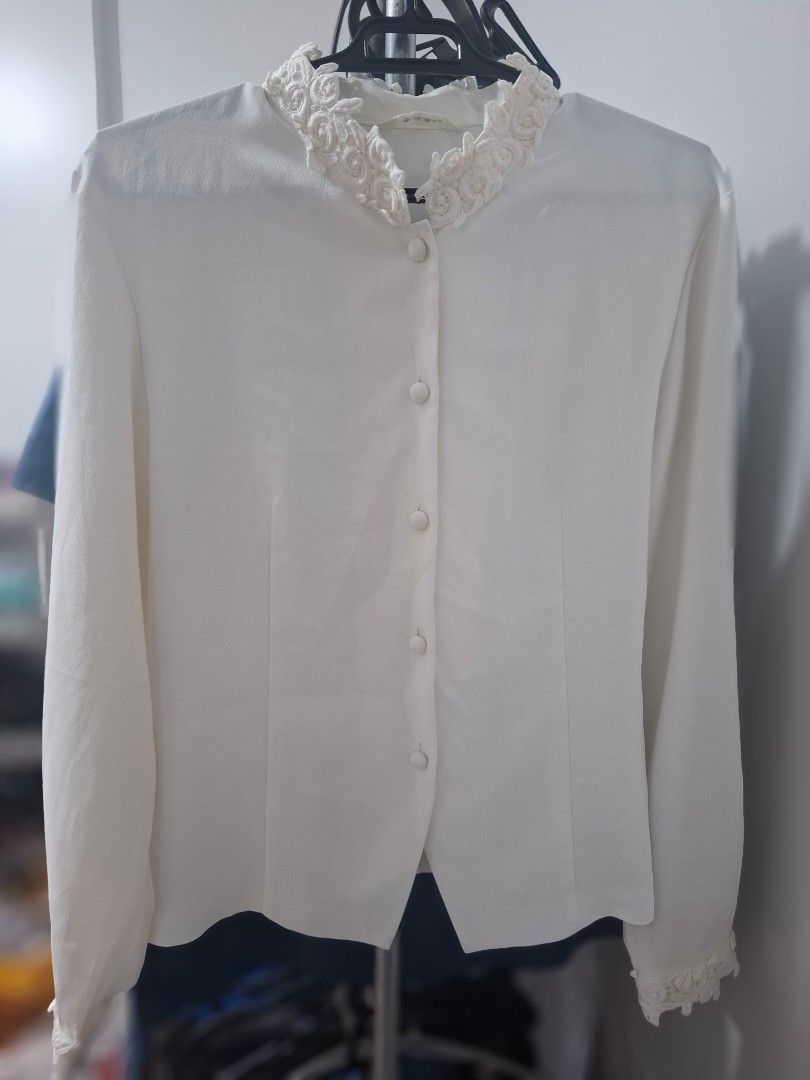 Lace Collar Button Down Blouse (Category: Longsleeves) located in Bulacan. Submitted by ditchandswitch (Listing ID 1468134359, Image 2). Description: Rfs: Decluttering This is good as new.
