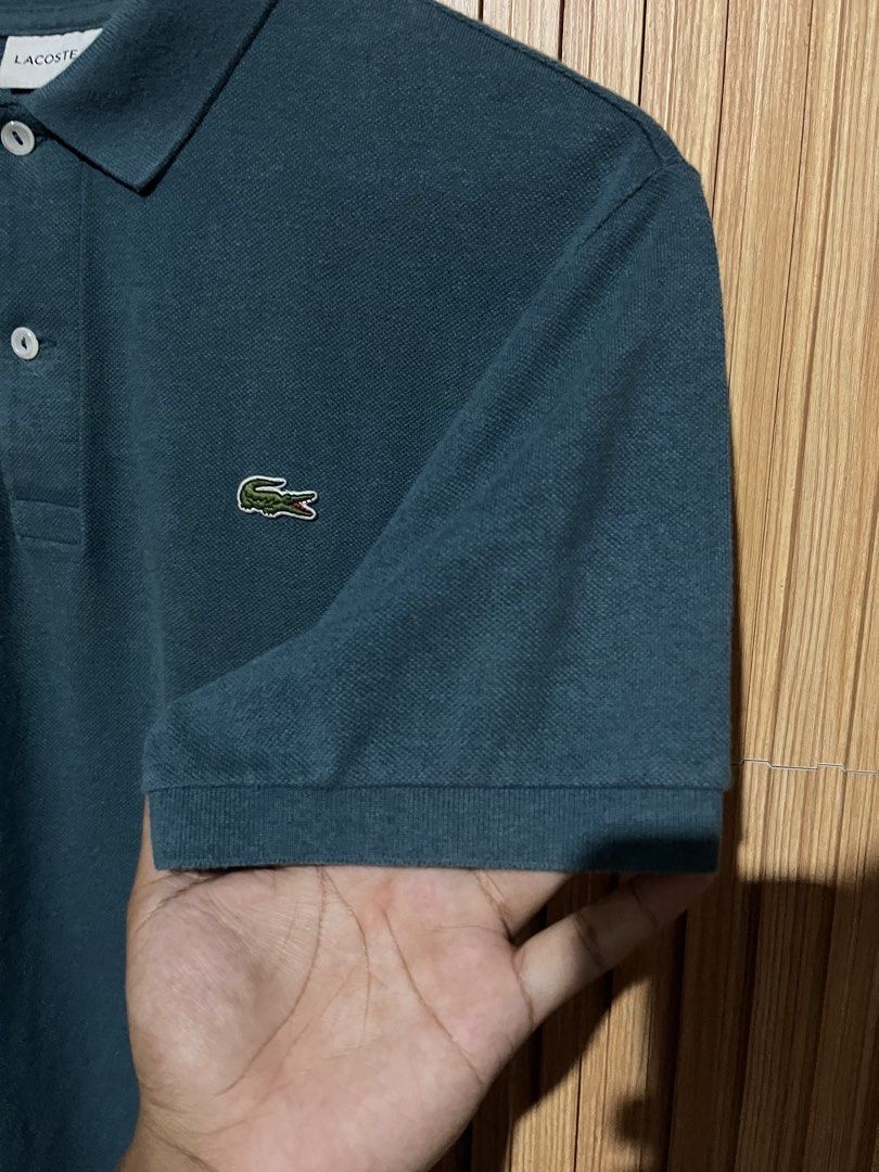 Lacoste (Category: Tshirts & Polo Shirts ) located in Talisay. Submitted by lanuzajm0807 (Listing ID 1468184970, Image 3). Description: Authentic Width 20 Length 27 Good as new Color rate 9.8/10 No issue .