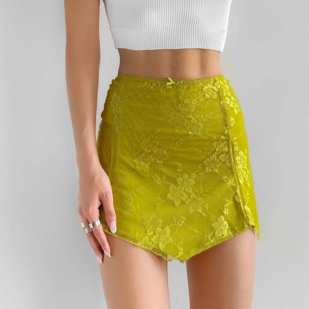 Lacy skirt (Category: Skirts) located in Manila. Submitted by dailydellie (Listing ID 1468068097, Image 3). Description: Size small on tag 26-28 medida size Taguig City location.