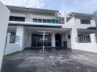 (Category: ) located in . Submitted by mudah57788 (Listing ID 1456041441, Image 1). Description: .