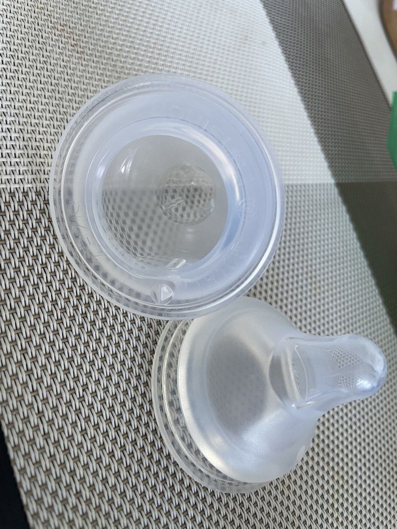 Lansinoh Size 4 Fast Flow Nipple Replacement for 6m + (Category: Breastfeeding & Bottle Feeding) located in Quezon City. Submitted by simply_closet (Listing ID 1468103785, Image 1). Description: Never used Just washed and sterilized MOP: Gcash/Bank transfer.