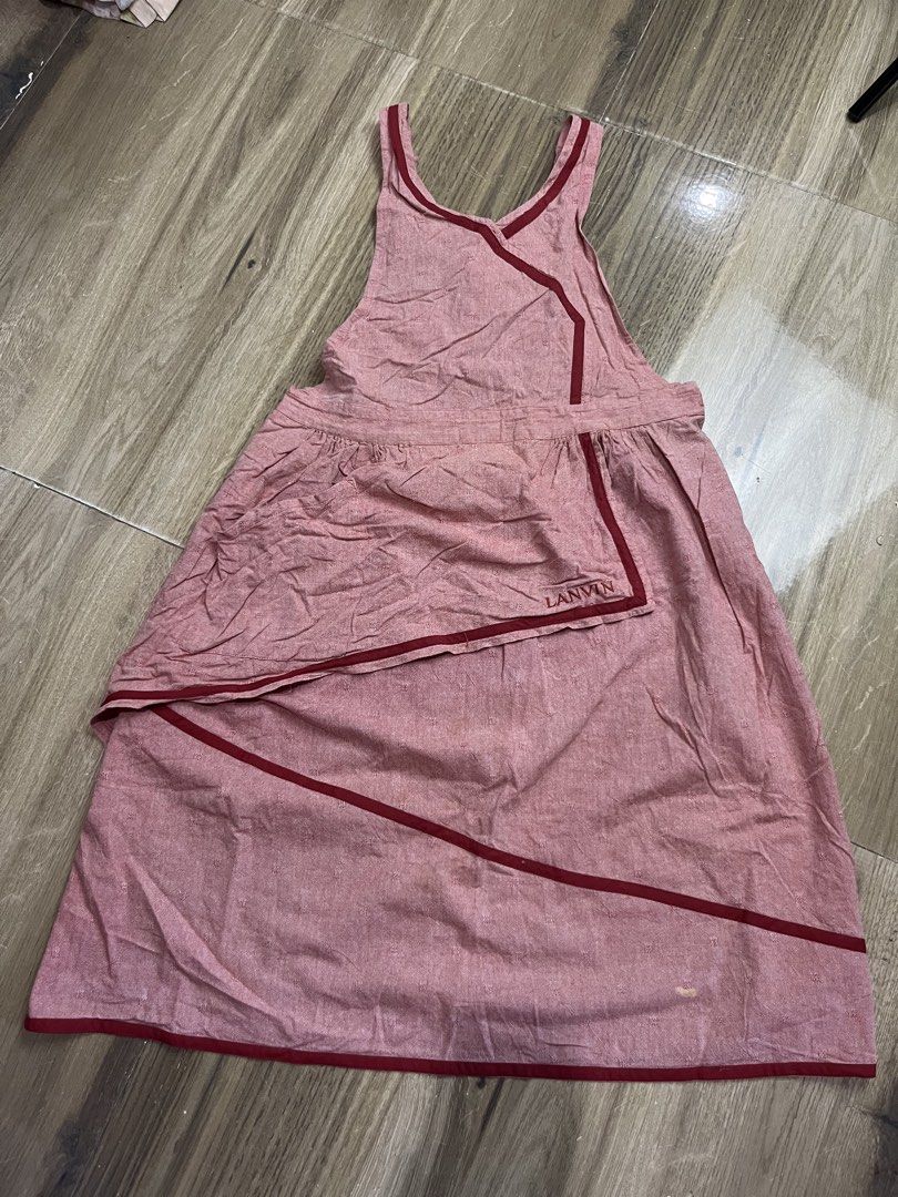 LANVIN Apron (Category: Home Improvement Tools & Accessories) located in Bulacan. Submitted by letsfindukaywithme (Listing ID 1468280742, Image 2). Description: Lanvin Apron Cotton +sf payment first Ship via J&T.