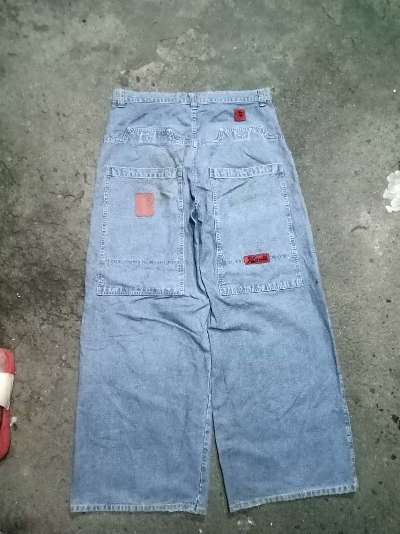 Lee x Xtream Baggy (Category: Jeans) located in Pasig City. Submitted by thrifttofit (Listing ID 1468150008, Image 2). Description: Lee x Xtream Baggy pants Size 36 Condition 10/10 L-42 W-36 Legg Hole-12.5 Pasig city.