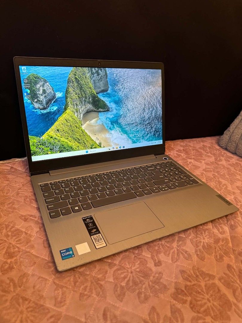 LENOVO IDEAPAD SLIM 3 (Category: Laptops & Notebooks) located in Pasig City. Submitted by erhecca.bear (Listing ID 1468169437, Image 2). Description: LENOVO IDEAPAD SLIM 3 Quick Specs: -intel core i5-1135G7 -intel(R) Iris(R) Xe Graphics -8GB RAM // 512gb SSD nvme -60Hz Refresh rate -14inches diagonally -GOOD FOR OFFICE, VA, School & Editing etc. Inclusion: -unit and charger itself ISSUE ‼️: scratches/ paint chips see pics.