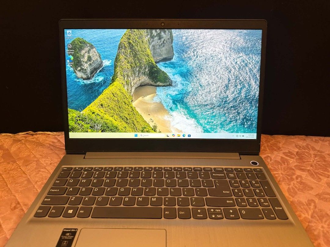 LENOVO IDEAPAD SLIM 3 (Category: Laptops & Notebooks) located in Pasig City. Submitted by erhecca.bear (Listing ID 1468169437, Image 1). Description: LENOVO IDEAPAD SLIM 3 Quick Specs: -intel core i5-1135G7 -intel(R) Iris(R) Xe Graphics -8GB RAM // 512gb SSD nvme -60Hz Refresh rate -14inches diagonally -GOOD FOR OFFICE, VA, School & Editing etc. Inclusion: -unit and charger itself ISSUE ‼️: scratches/ paint chips see pics.