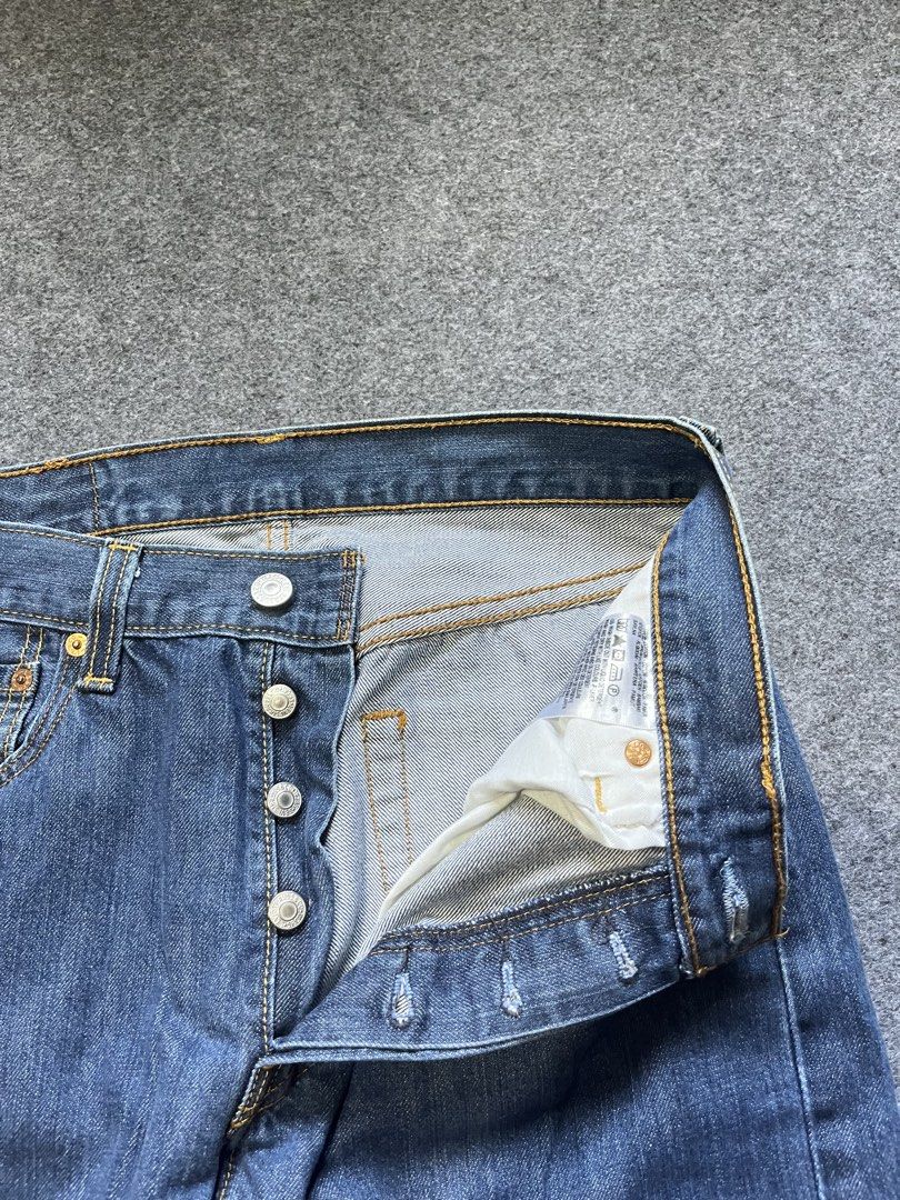 Levi’s 501 botton fly pants (Category: Announcements) located in Lapu Lapu. Submitted by jhonrener41426 (Listing ID 1467921738, Image 3). Description: W-30 L-30 Size 30 Thigh-11 Length-38 Leg opening-8 Excellent condition Color rate 9.6/10 Authentic.