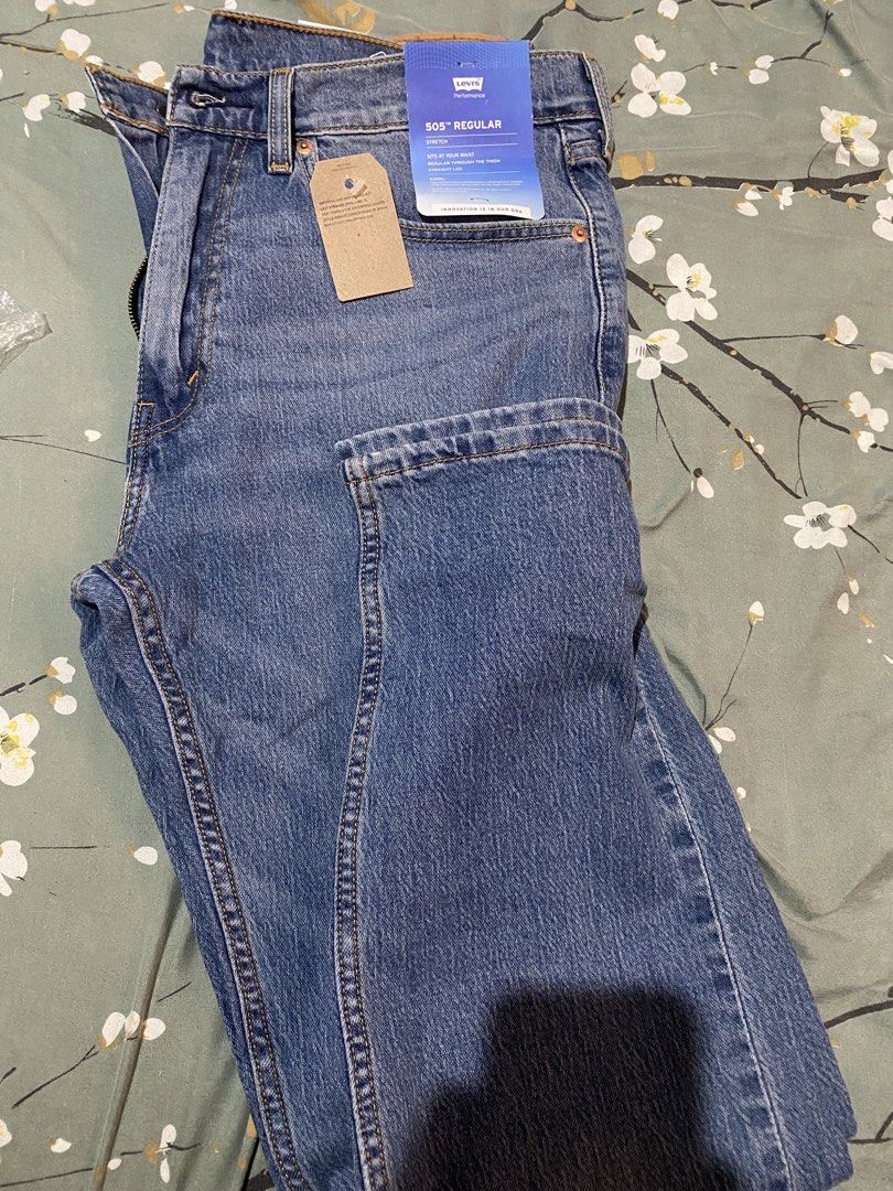 Levi's 505 Regular Fit sz 34 (Category: Jeans) located in Angeles City. Submitted by newdog.4e8b71 (Listing ID 1468270768, Image 2). Description: Brand new Rfs: Honest reason di kasya Original but steal price MoD: LBC Loc: Nueva Vizcaya.