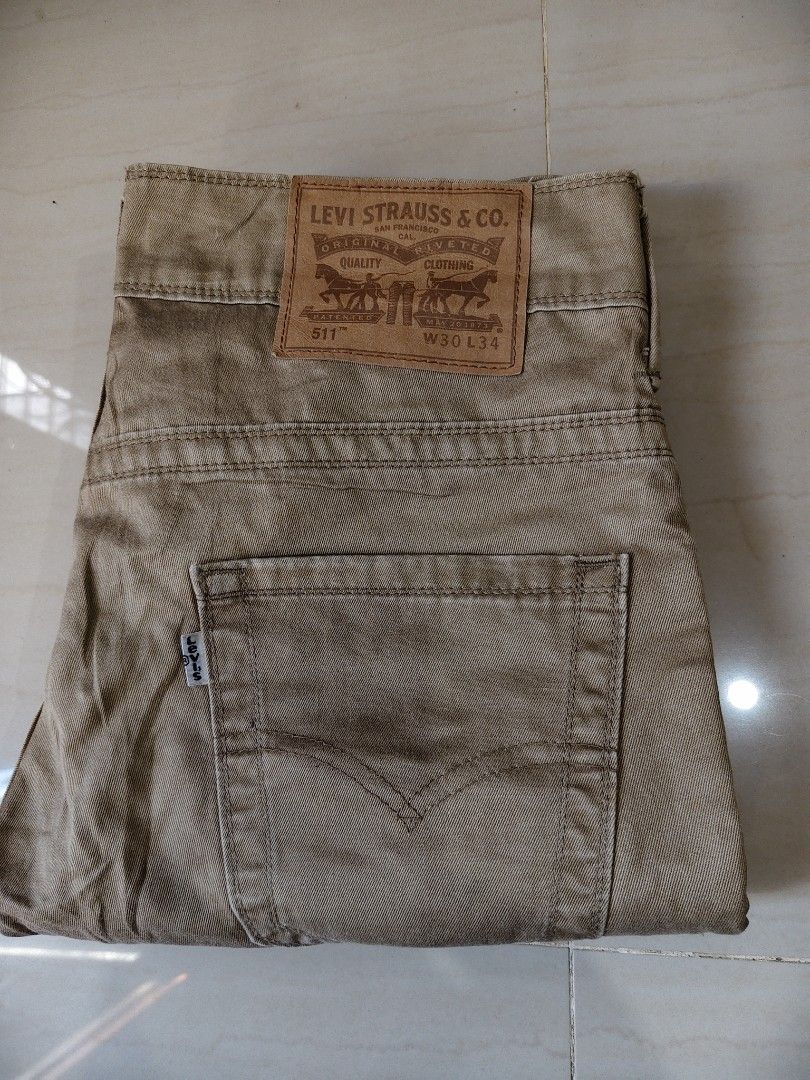 Levi's 511 Straight Cut Size 30 On Tag (Category: Jeans) located in Iloilo. Submitted by branded-boy0422_16 (Listing ID 1468064822, Image 3). Description: Actual Size W: 30-31 L: 42 LO: 7 Excellent to as new No issue.