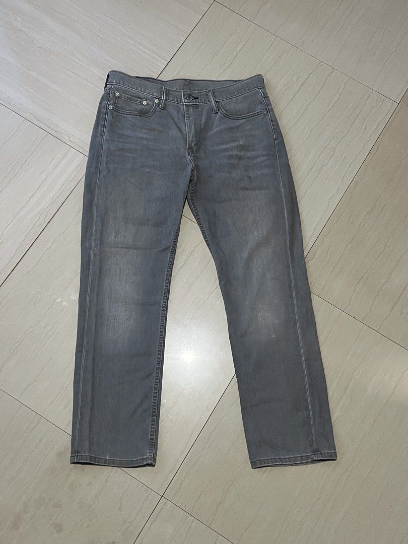 Levi’s 514 Jeans (Category: Jeans) located in Talisay. Submitted by arabell21 (Listing ID 1468158952, Image 1). Description: Good as new condition W33 L30 on tag Dimes W33 L40.5 HEM8.5 Color rate 9.5/10 Need wash No issue.
