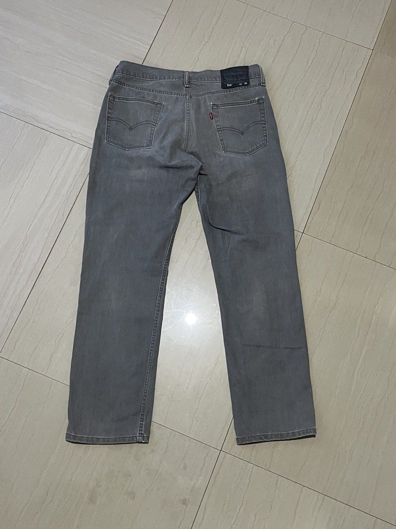 Levi’s 514 Jeans (Category: Jeans) located in Talisay. Submitted by arabell21 (Listing ID 1468158952, Image 2). Description: Good as new condition W33 L30 on tag Dimes W33 L40.5 HEM8.5 Color rate 9.5/10 Need wash No issue.