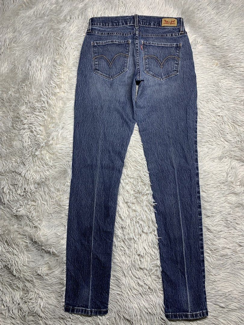 Levis 524 for Women (Category: Jeans) located in Bacolod City. Submitted by ocean_us (Listing ID 1468152788, Image 1). Description: Levis 524 for Women ____________________________ Details: ▪️Size on tape: 27 ▪️Dimes 27-28 x 38.5 ▪️Hem 5 ▪️Issues: Cut Tags, Cut front pockets ▪️PLUS SHIPPING FEE Pm, Thanks ✅We ship Nationwide via Jnt Express ✅We do video call for assurance 📍Bacolod City Negros Occidental.