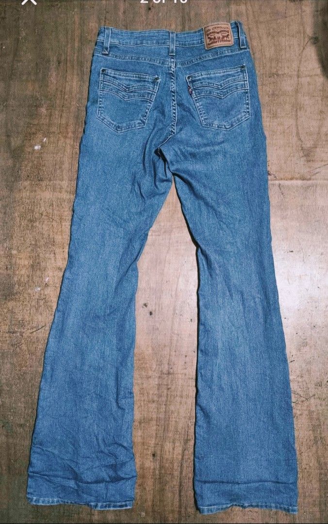 Levi's 726 Flare Jeans Size 28 (Category: Jeans) located in Manila. Submitted by sweety_skwert (Listing ID 1468080320, Image 2). Description: Levi's 726 flare jeans in medium wash denim. Mid rise style with front seam detailing and split hems at the ankles. Classic five pocket design with button and zip fly closure. Leather back patch and branded hardware. Tag size 28. 28-30 actual width 43.5 Length 9-10 inches Hem Issues dirt on last pic..