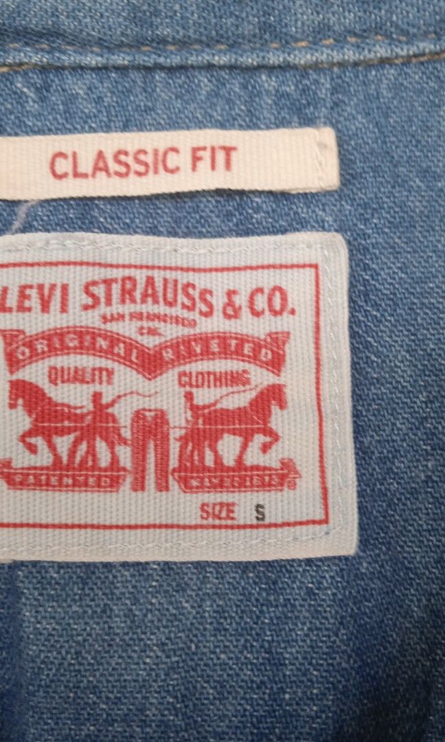 Levi's denim long sleeve (Category: Other Bottoms) located in Davao. Submitted by lee_ly (Listing ID 1468080673, Image 2). Description: form UKAY SOURCE lightly used but still in very good condition size:small dimes :18*24.