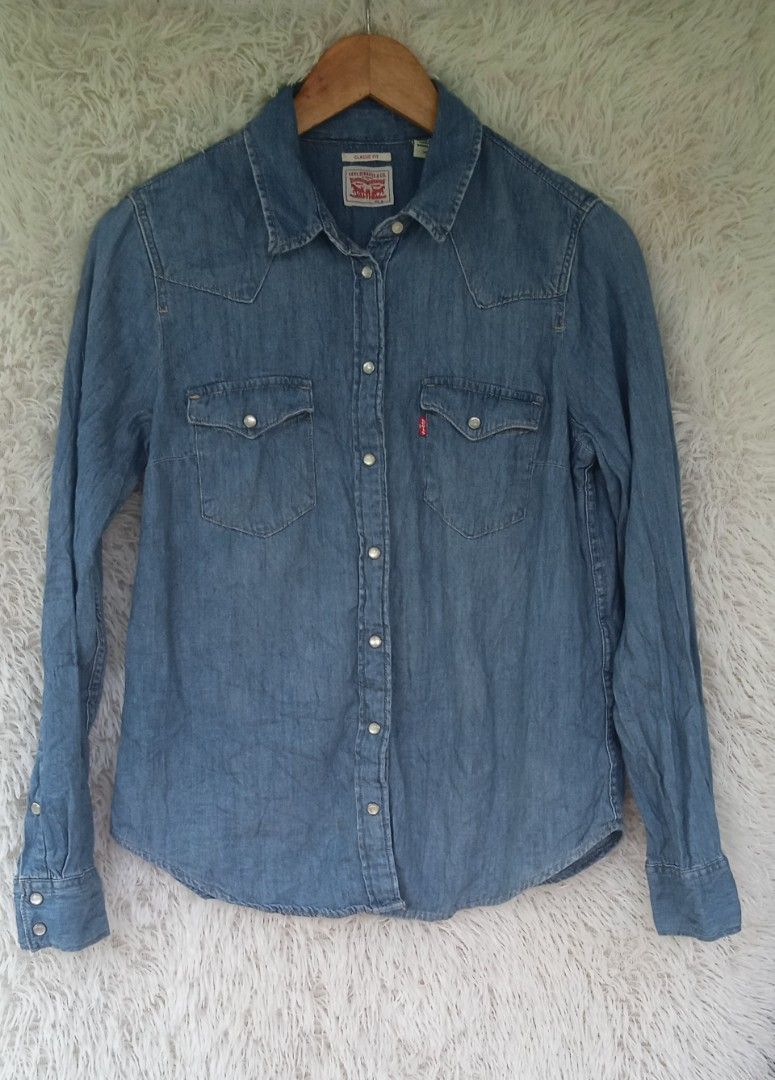 Levi's denim long sleeve (Category: Other Bottoms) located in Davao. Submitted by lee_ly (Listing ID 1468080673, Image 1). Description: form UKAY SOURCE lightly used but still in very good condition size:small dimes :18*24.
