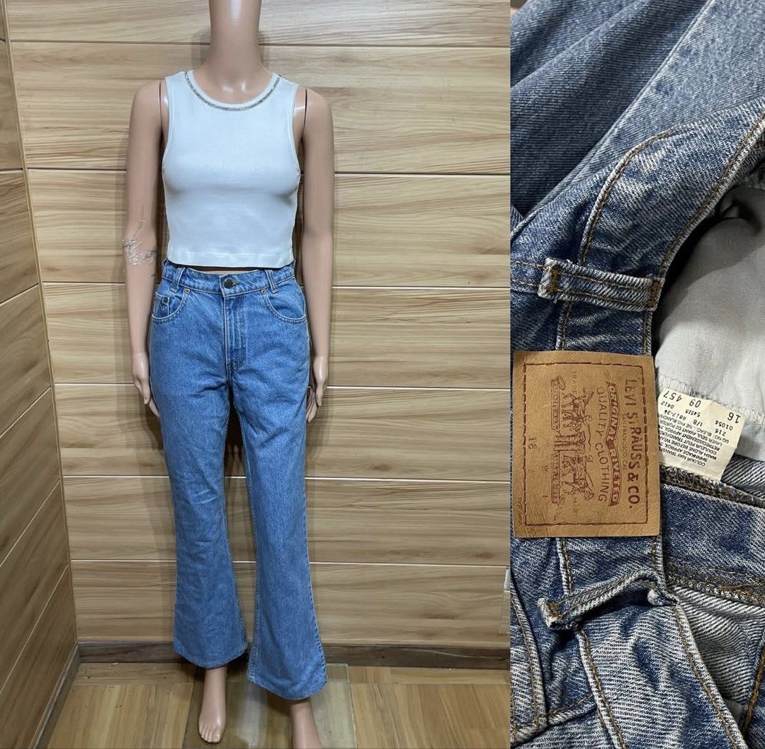 Levi’s flared jeans (W25-26) (Category: Jeans) located in Cebu City. Submitted by sammaemendoza (Listing ID 1468186859, Image 1). Description: Waist: 25-26 in Rise: 11 in Length: 37 in .