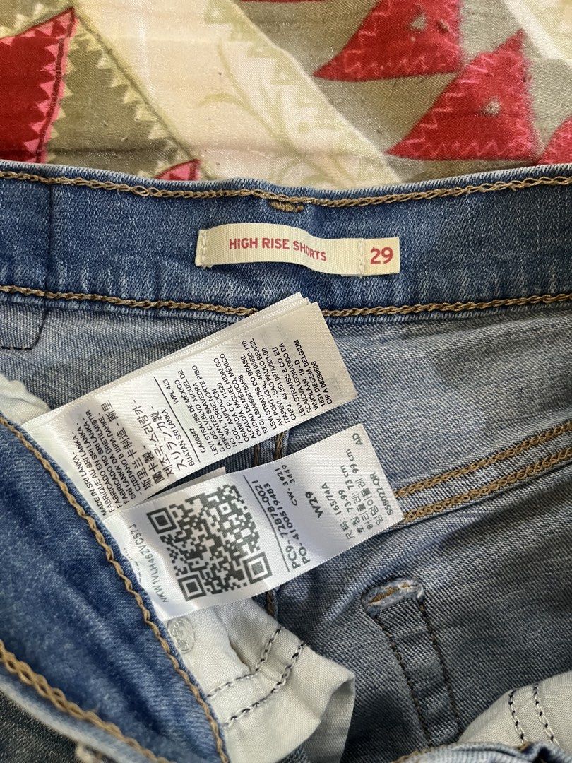Levi’s High Rise Denim (Category: Shorts) located in Luna. Submitted by wescart (Listing ID 1468117038, Image 3). Description: High Rise Shorts Size : 29.