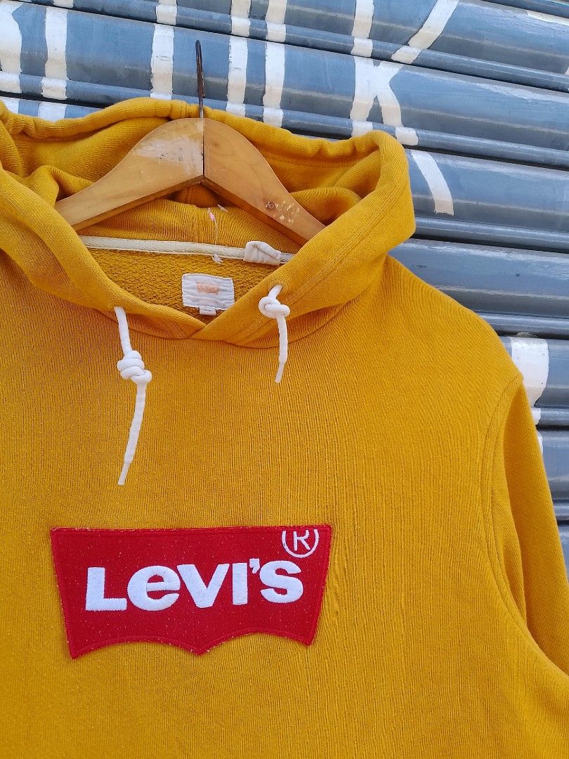 Levi's Hoodie Jacket "Mustard Yellow" (Category: Activewear) located in Manila. Submitted by gentlestone1998 (Listing ID 1468178377, Image 3). Description: Levi's Hoodie Jacket "Mustard Yellow" Size XS on tag Best fit in Medium Excellent condition No issue - 699 + Shipping fee📍 📩📩📩.