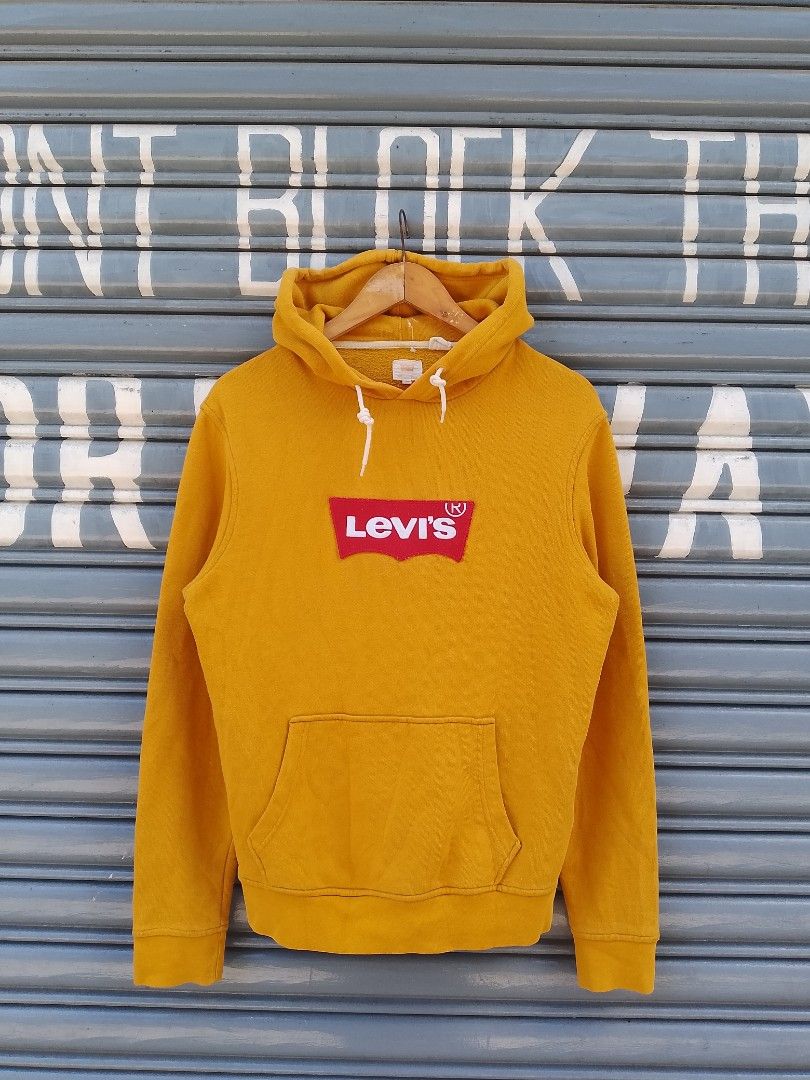 Levi's Hoodie Jacket "Mustard Yellow" (Category: Activewear) located in Manila. Submitted by gentlestone1998 (Listing ID 1468178377, Image 2). Description: Levi's Hoodie Jacket "Mustard Yellow" Size XS on tag Best fit in Medium Excellent condition No issue - 699 + Shipping fee📍 📩📩📩.