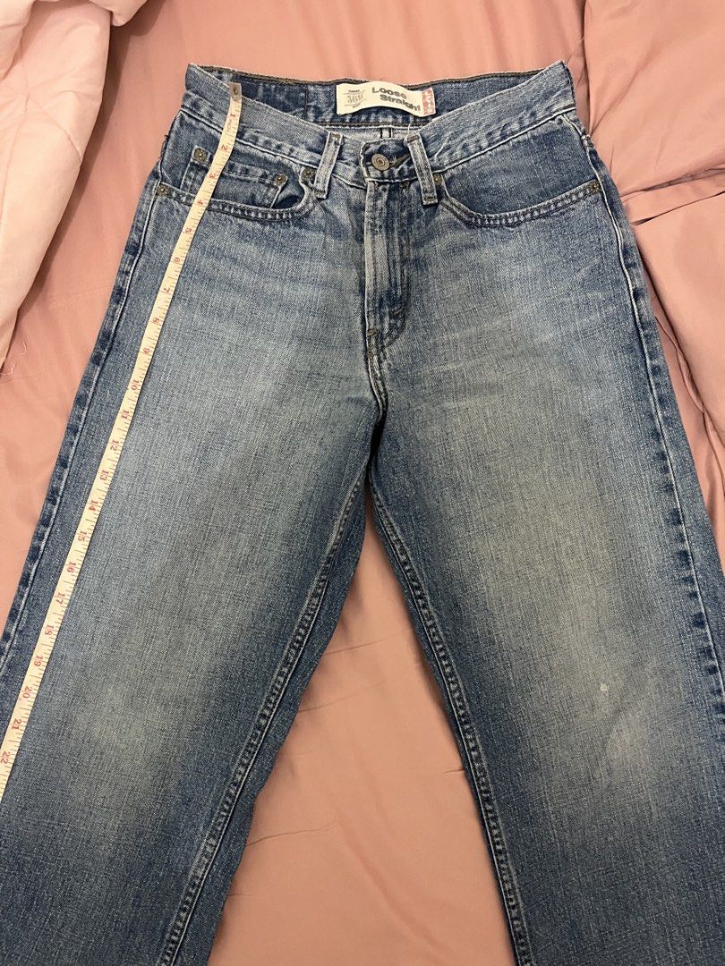 Levis straight jeans (Category: Jeans) located in Tuguegarao City. Submitted by declutterf (Listing ID 1468183240, Image 3). Description: Vintage authentic levis 569 low straight Can be worn midwaist Fits 24-26 best Length 34.