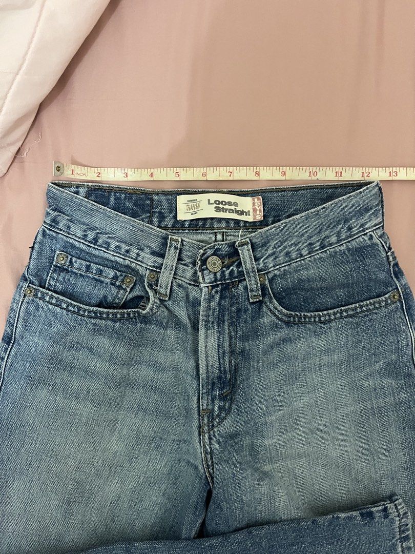 Levis straight jeans (Category: Jeans) located in Tuguegarao City. Submitted by declutterf (Listing ID 1468183240, Image 2). Description: Vintage authentic levis 569 low straight Can be worn midwaist Fits 24-26 best Length 34.
