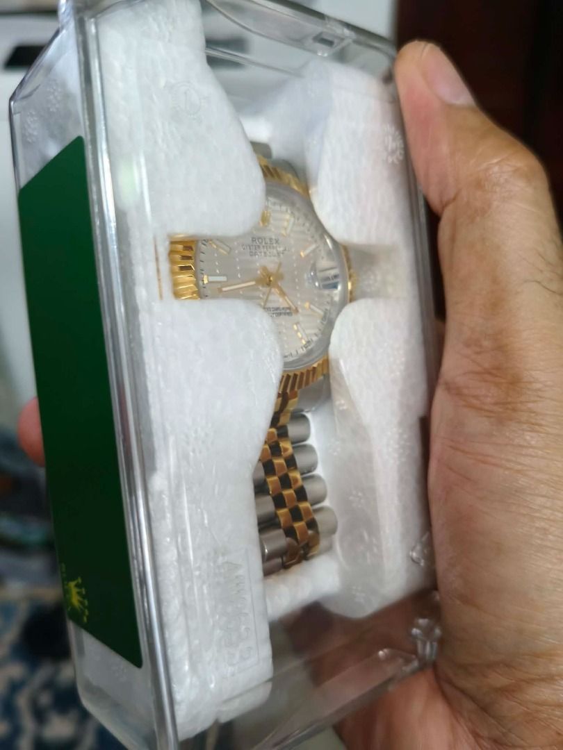 LEX VS factory mid-tier mechanical automatic watches (Category: Men's Watches) located in Caloocan City. Submitted by jay27_0103 (Listing ID 1468104180, Image 1). Description: 💎 FOR SALE: RX Oyster Perpetual Datejust 41mm 💎 Straight from Hong Kong - Top Tier Clean Factory Quality! Gorgeous wrist presence. ✨ ITEM 1: White Scale Dial Datejust • 41mm / Presidential Strap / Automatic Mechanical • Condition: Test item (1 week light use) • Price: ₱4,