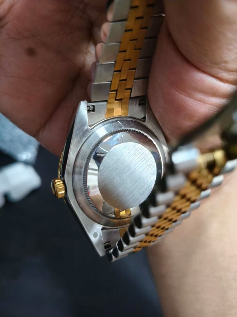 LEX VS factory mid-tier mechanical automatic watches (Category: Men's Watches) located in Caloocan City. Submitted by jay27_0103 (Listing ID 1468104180, Image 2). Description: 💎 FOR SALE: RX Oyster Perpetual Datejust 41mm 💎 Straight from Hong Kong - Top Tier Clean Factory Quality! Gorgeous wrist presence. ✨ ITEM 1: White Scale Dial Datejust • 41mm / Presidential Strap / Automatic Mechanical • Condition: Test item (1 week light use) • Price: ₱4,