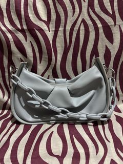 (Category: ) located in . Submitted by justlikenewthriftshop.ph (Listing ID 1468133205, Image 1). Description: .