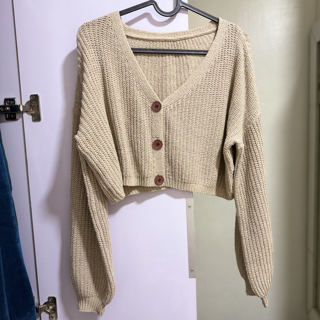 light mocha brown knitted cardigan (Category: Coats, Jackets and Outerwear) located in Cavite. Submitted by lovedbysham (Listing ID 1468270938, Image 1). Description: .