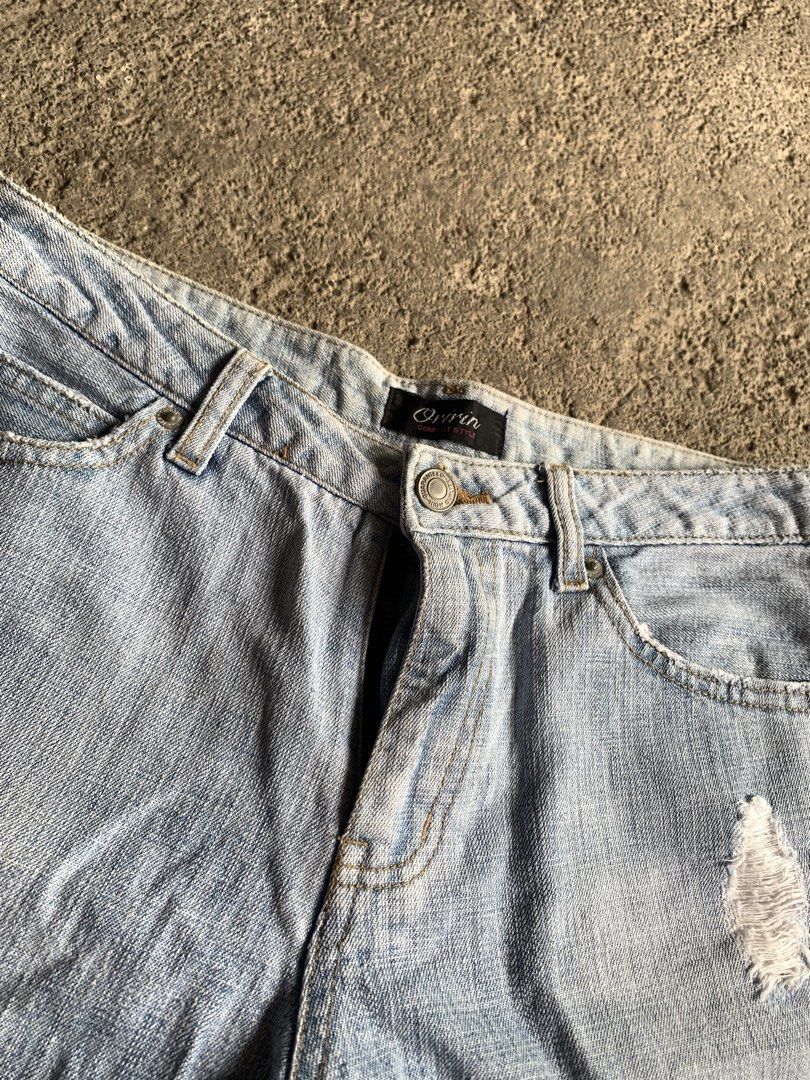Light-blue distressed denim shorts (Category: Shorts) located in Davao. Submitted by posasprinc42208 (Listing ID 1468185045, Image 2). Description: Light-blue distressed denim shorts W-28 L-16.5 Leghole-9.5 Thigh-11 Price: 150+sf.