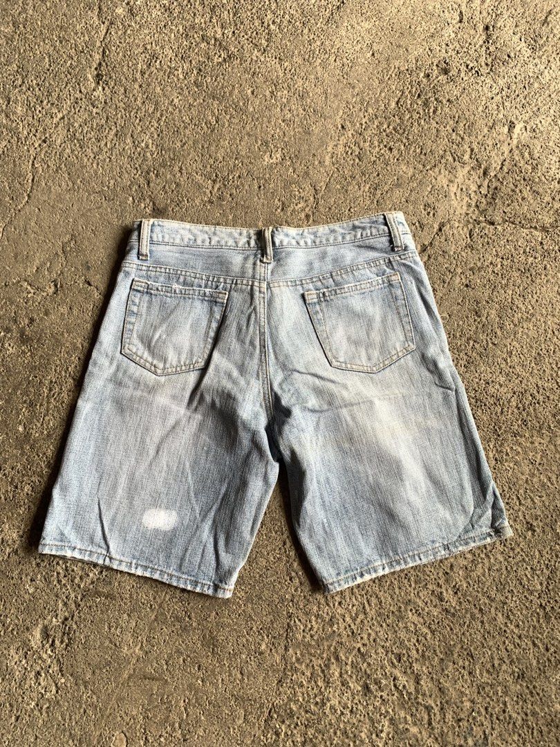 Light-blue distressed denim shorts (Category: Shorts) located in Davao. Submitted by posasprinc42208 (Listing ID 1468185045, Image 3). Description: Light-blue distressed denim shorts W-28 L-16.5 Leghole-9.5 Thigh-11 Price: 150+sf.