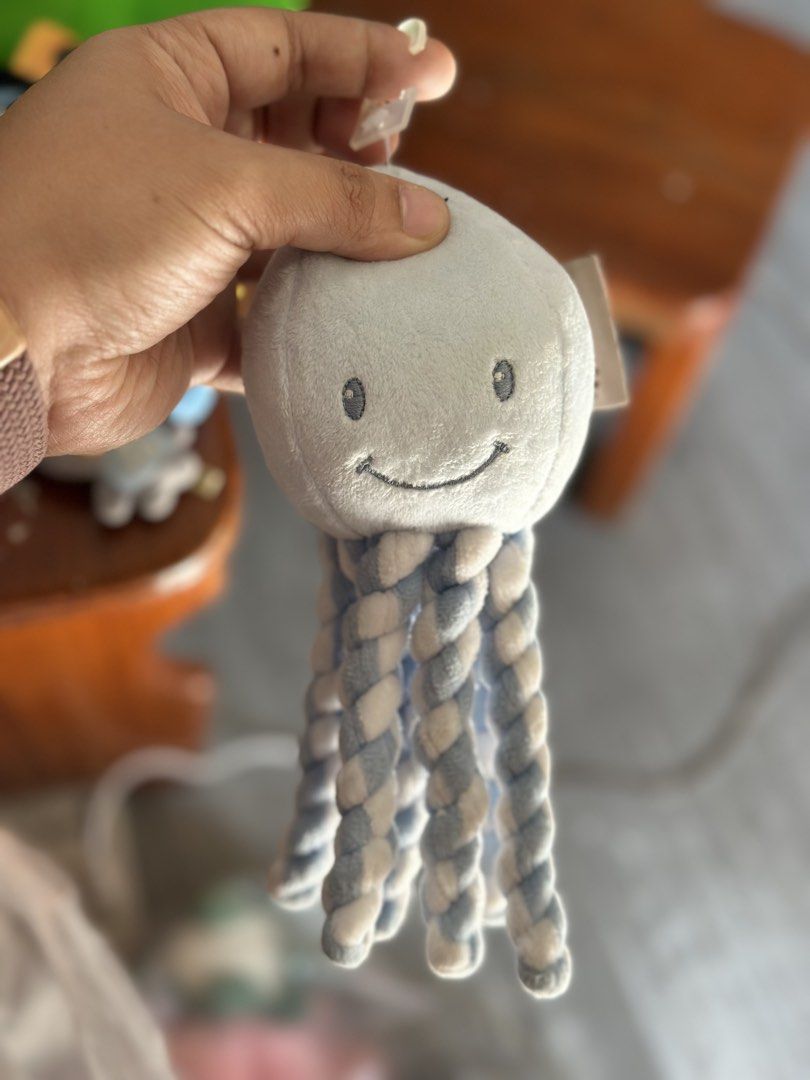 Like new, blue octopus (Category: Plushies & Soft Toys) located in Baguio. Submitted by cherylcaps95 (Listing ID 1468113698, Image 1). Description: .