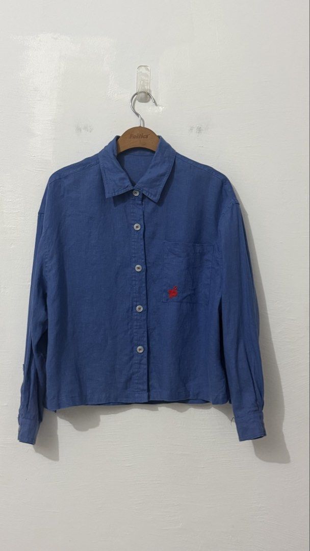 Linen semi crop buttondown (Category: Longsleeves) located in Cordova. Submitted by thedecluterrer (Listing ID 1468108056, Image 1). Description: LENGTH 23 BUST 44.