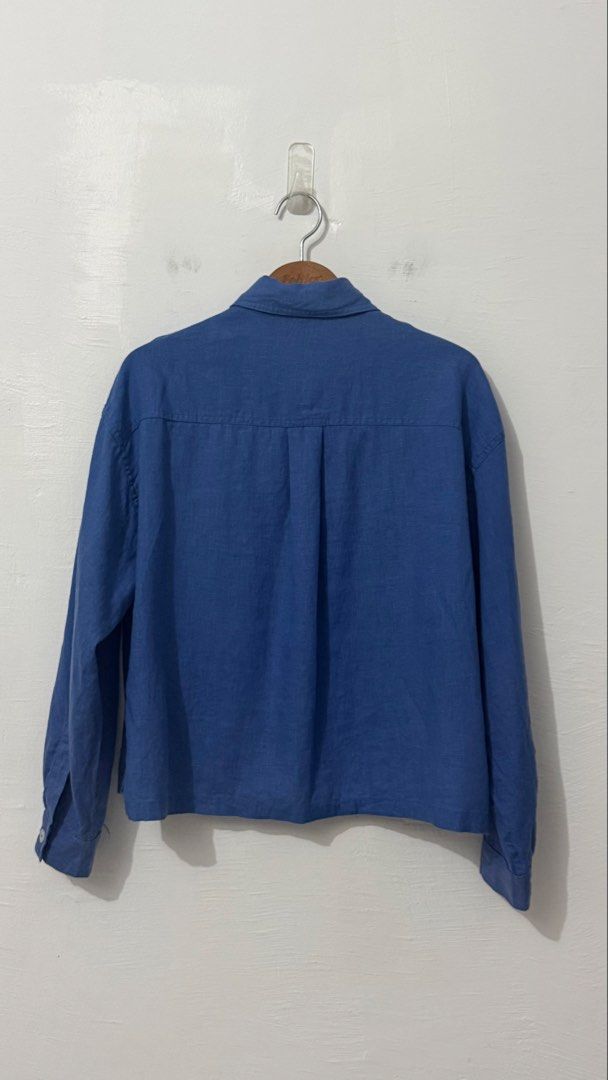 Linen semi crop buttondown (Category: Longsleeves) located in Cordova. Submitted by thedecluterrer (Listing ID 1468108056, Image 2). Description: LENGTH 23 BUST 44.