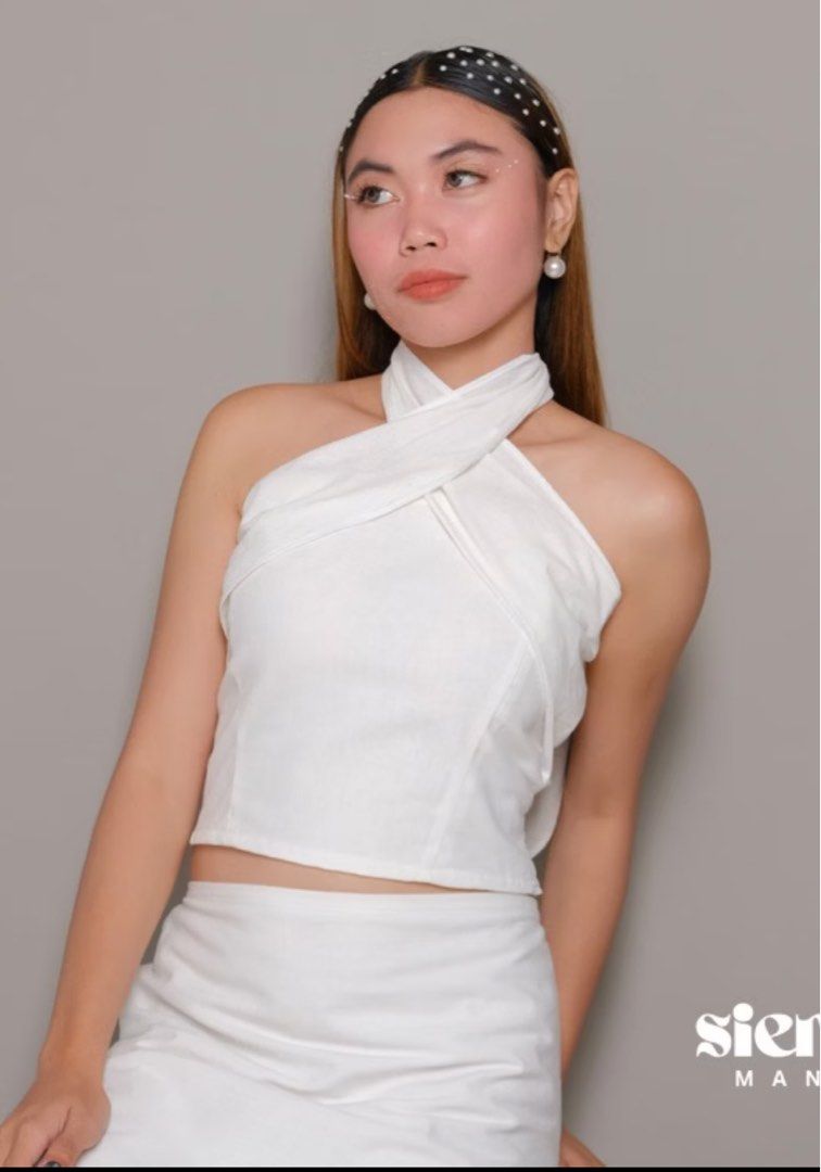 Linen White Multiway Tube Top (Category: Sleeveless) located in Quezon City. Submitted by declutter.chek (Listing ID 1468135616, Image 1). Description: - Brand: Sierra Manila (Filipina collection) - Color: White - Condition: Brand new with tags attached, never worn - Features: Structured front with panel seams, stretchy smocking back, and a large self-tie bow detail.