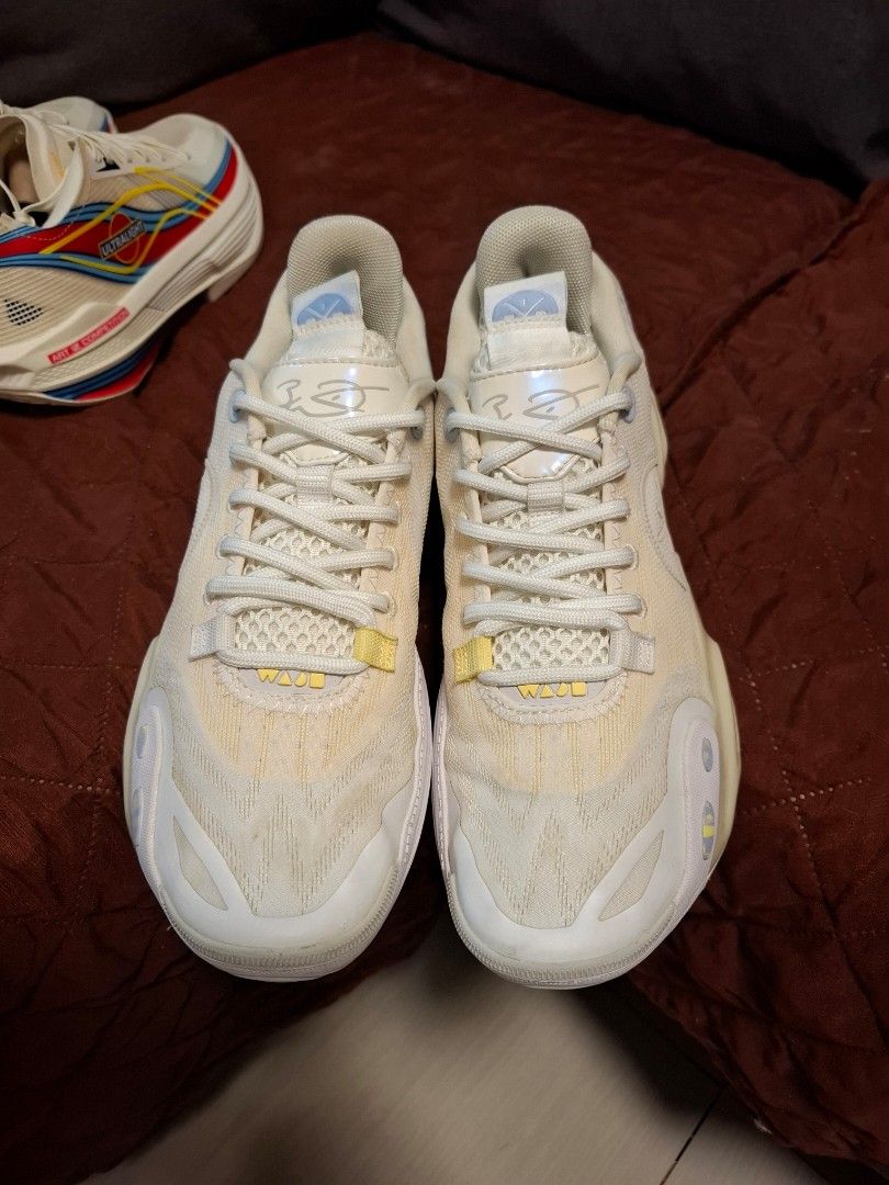 Li-Ning all city 12 (Category: Sneakers) located in Valenzuela. Submitted by haynakobogus (Listing ID 1468218036, Image 3). Description: size 7.5 no issues no box 1800 only .