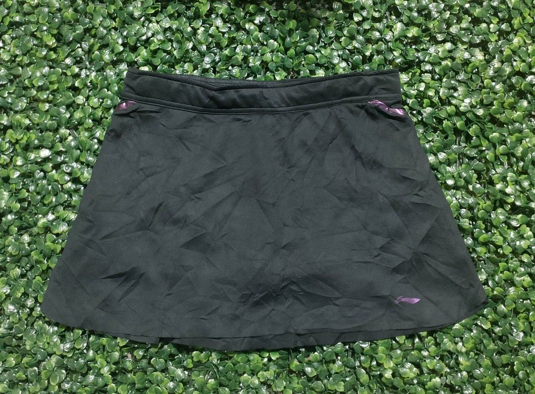 Li-Ning AT DRY Skort (Category: Activewear) located in Davao. Submitted by thrifttayo (Listing ID 1468211082, Image 1). Description: Medium on tag W 27-30 L 12.5 No Issue Excellent Condition .