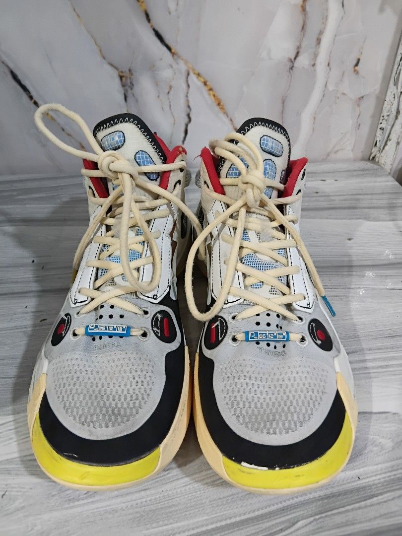 LINING WAY OF 10 SIZE 8 MEN (Category: Sneakers) located in General Mariano Alvarez. Submitted by adonid (Listing ID 1468079151, Image 2). Description: LINING WAY OF 10 SIZE 8 MEN SIGN OF USAGE DIRT NEED WASH LOC. GMA CAVITE PHP 700.