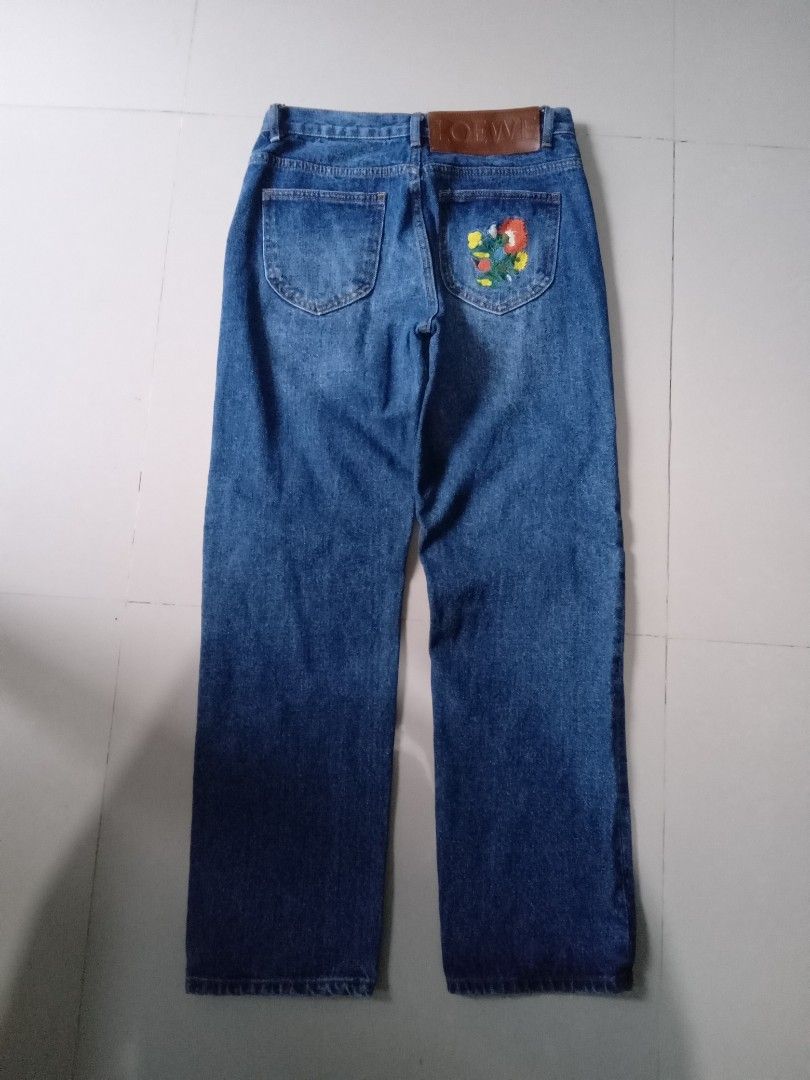 Loewe denim jeans (Category: Jeans) located in Akbar. Submitted by bethlehema07352 (Listing ID 1468150781, Image 3). Description: .
