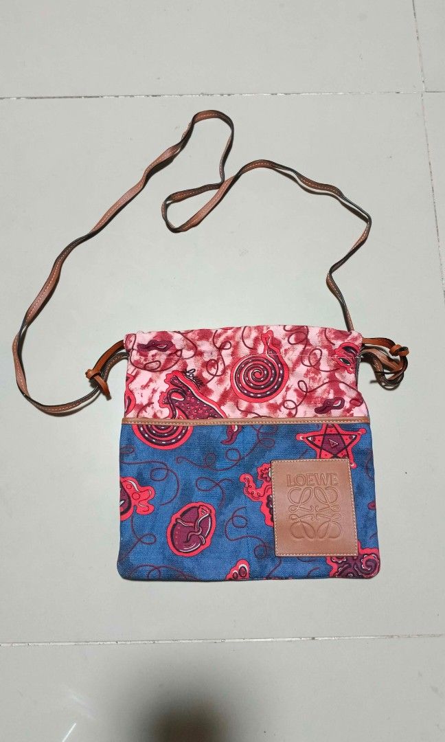Loewe Paula's Ibiza Small Drawstring (Category: Luxury Bags & Wallets) located in Butuan. Submitted by bonz87 (Listing ID 1468096084, Image 1). Description: Loewe Paula's Ibiza Small Drawstring Pouch Excellent condition No issue.