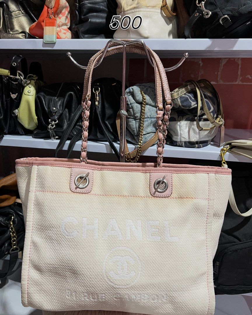 Long Champ (Category: Belt bags, Clutches and Pouches) located in Mandaue City. Submitted by angeloysug24515 (Listing ID 1468148115, Image 2). Description: 300-500 each can also do take all 3.5k.