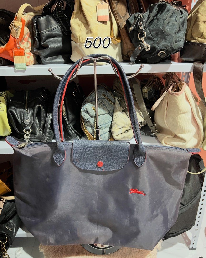 Long Champ (Category: Belt bags, Clutches and Pouches) located in Mandaue City. Submitted by angeloysug24515 (Listing ID 1468148115, Image 1). Description: 300-500 each can also do take all 3.5k.