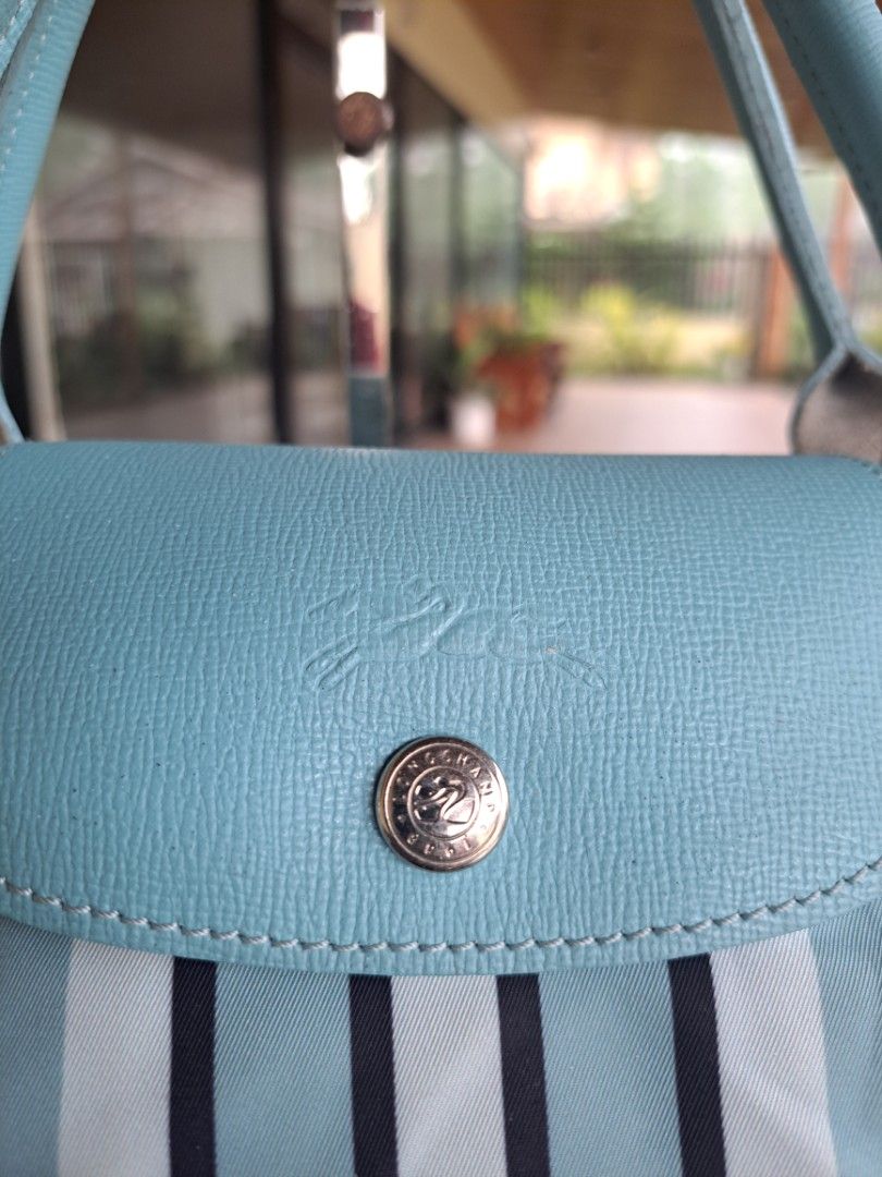 Longchamp Le Plaige Neo Pastel Medium Top Handle Bag (Category: Luxury Bags & Wallets) located in Tagum. Submitted by luxestreetbags (Listing ID 1468231548, Image 2). Description: Ganda talaga ni LC 😍🤩 Authentic/Original Longchamp Le Plaige Neo Pastel Medium Top Handle Bag, Pre-owned‼️‼️👜👜 Made in France With code Vislon Ykk zipper In great condition 😻😻 very minimal sign of use only 🥰Please zoom in and zoom out to appreciate and to know th